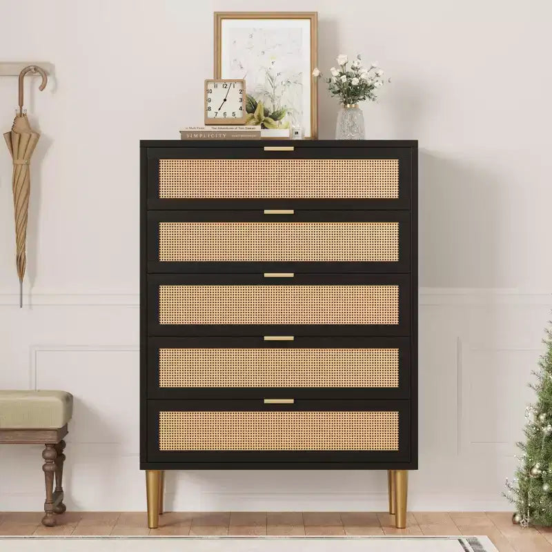 Kommode aus Rattan mit 5 Schubladen und goldenen Beinen, hoher Schubladenschrank für Schlafzimmer und Wohnzimmer