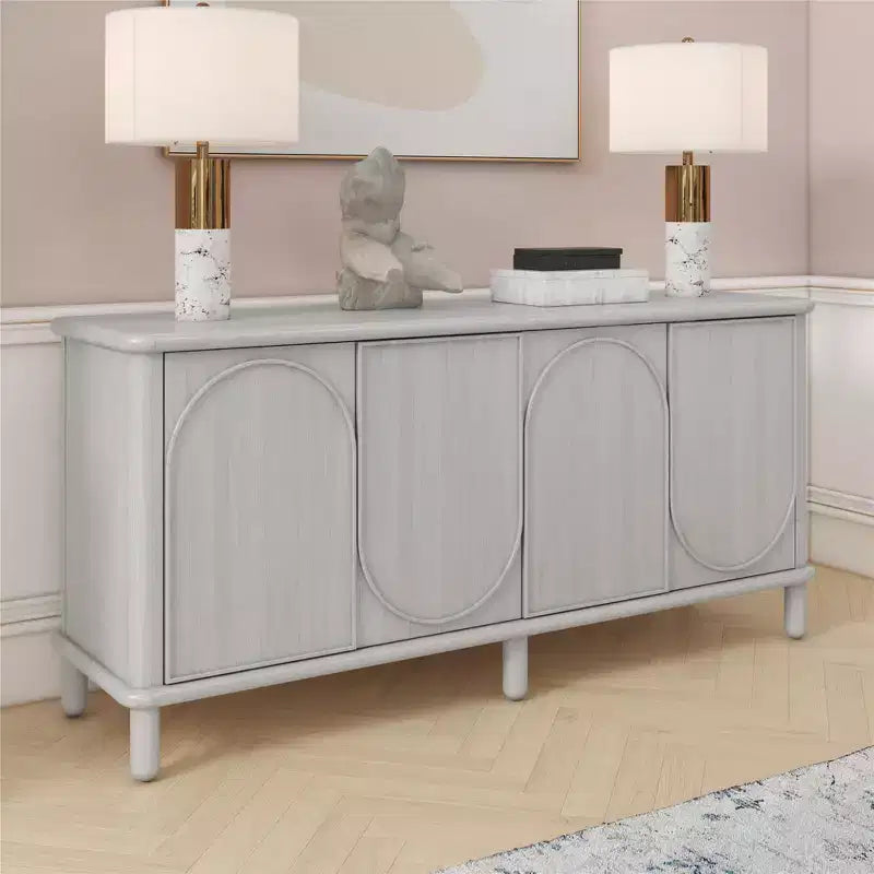Sideboard aus rustikalem Holz mit verstellbaren Einlegeböden