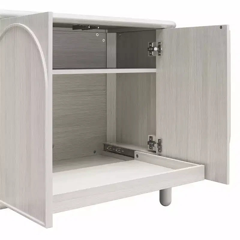 Sideboard aus rustikalem Holz mit verstellbaren Einlegeböden